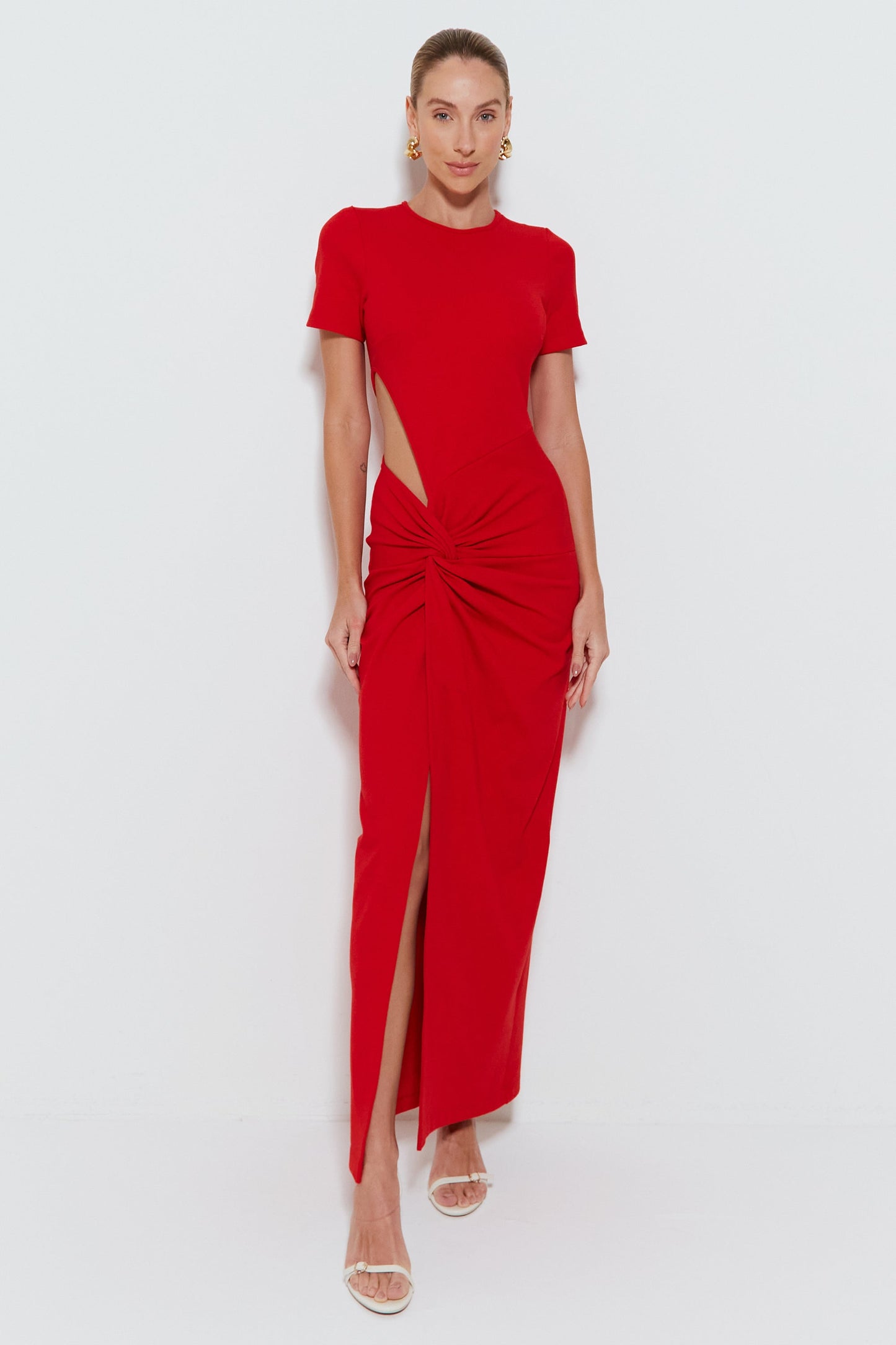 VESTIDO LONGO COM RECORTE E TORCAO FRONTAL VERMELHO