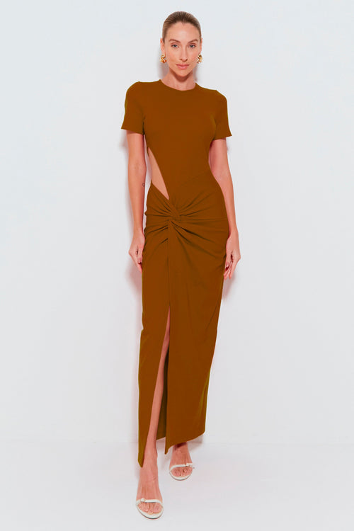 VESTIDO LONGO COM RECORTE E TORCAO FRONTAL MARROM CHOCOLATE