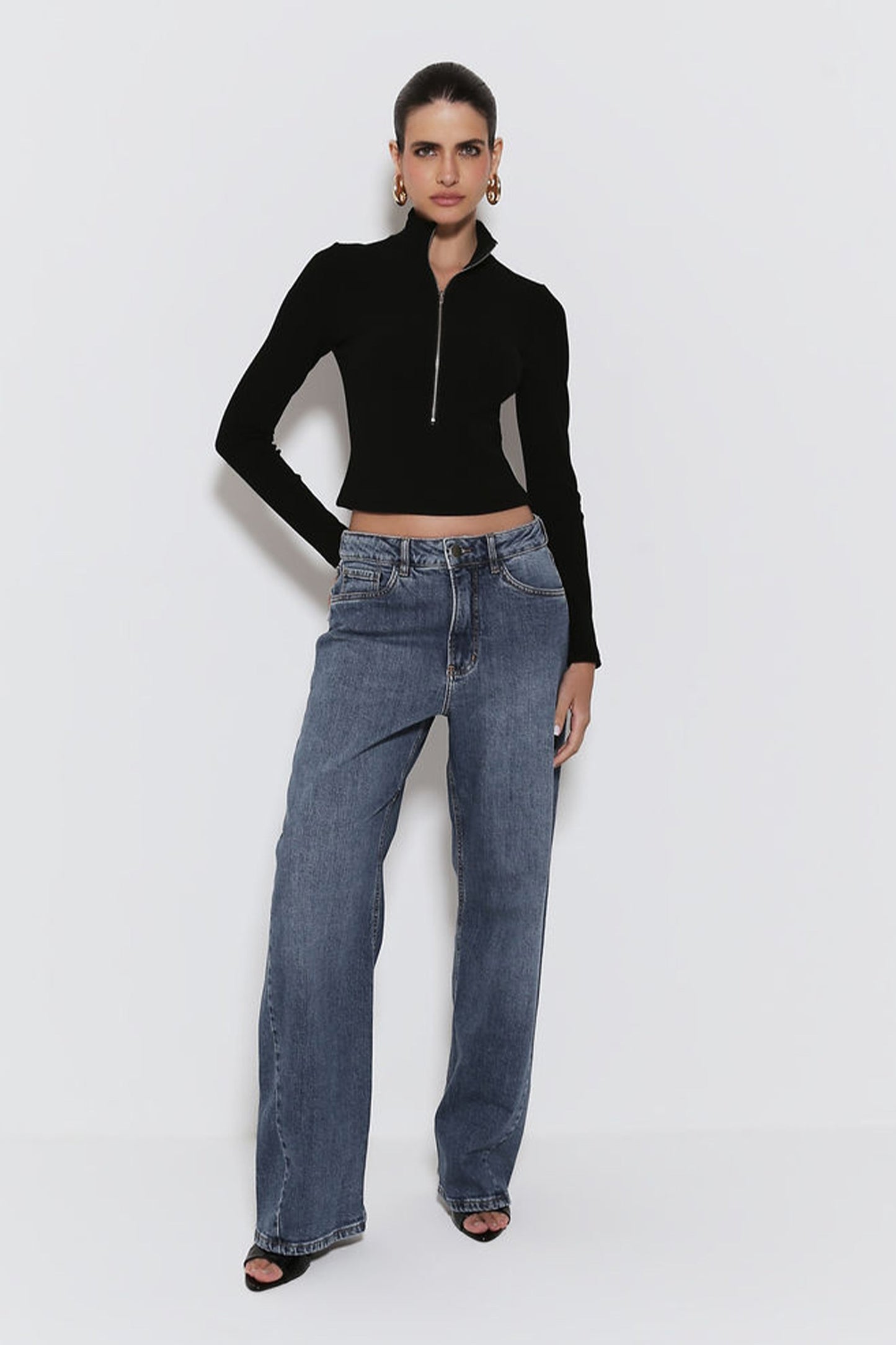 BLUSA MANGA LONGA GOLA ALTA COM ZIPER DE METAL FRONTAL PRETO