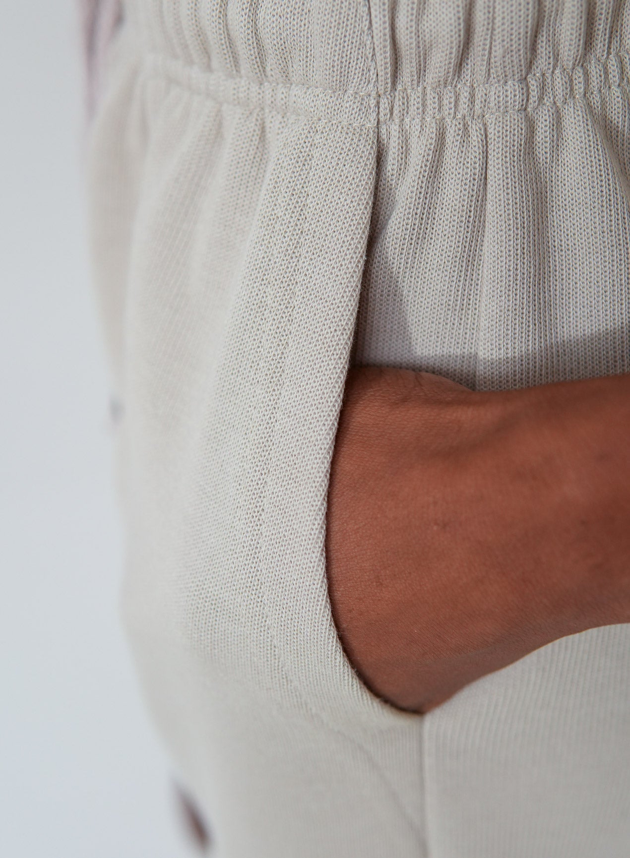 Shorts Oli - Bege Fendi