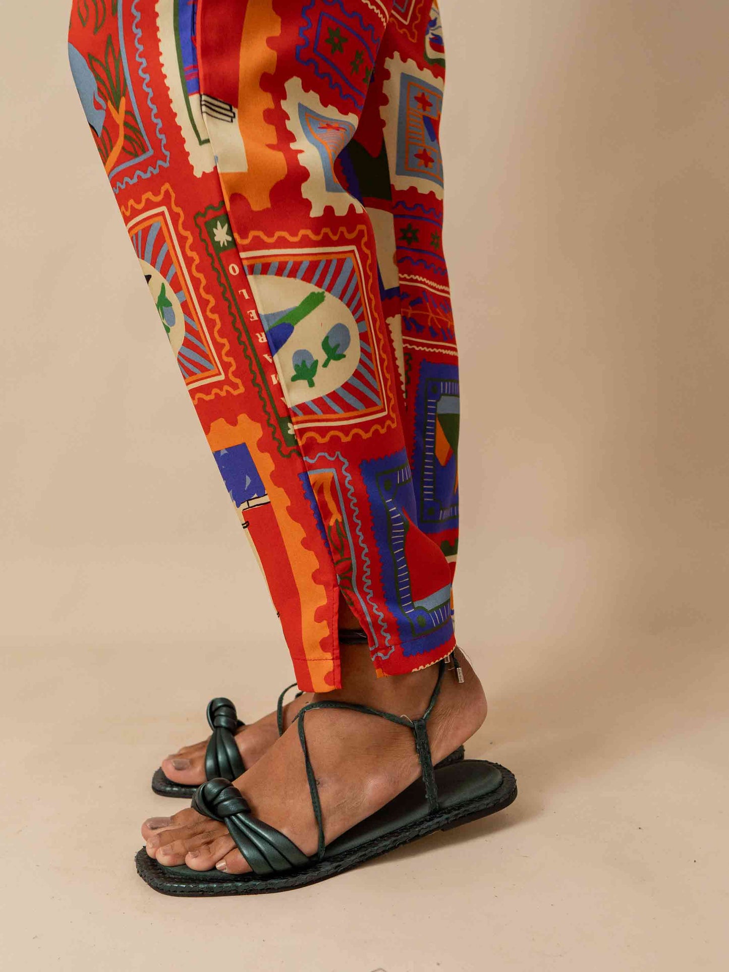 CALÇA DANI | SELO POSTAL VERMELHO