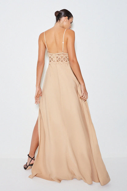 VESTIDO LONGO COM RENDA KAKI CLARO