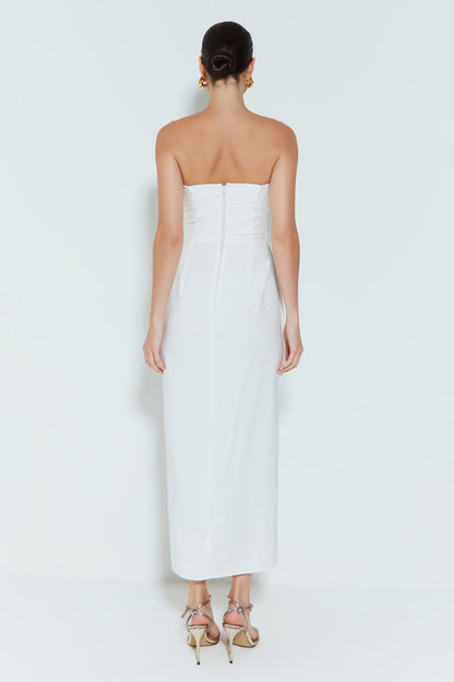 VESTIDO MIDI TOMARA QUE CAIA COM DETALHES BABADOS OFF WHITE