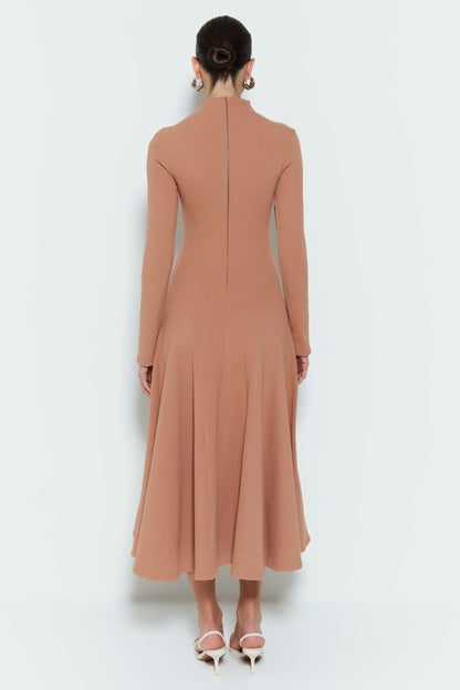 VESTIDO MIDI GOLA ALTA COM BARRA AMPLA MOCHA MOUSSE