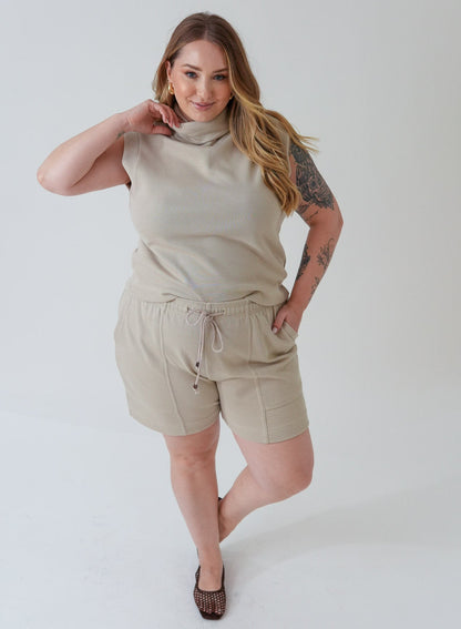Shorts Oli - Bege Fendi