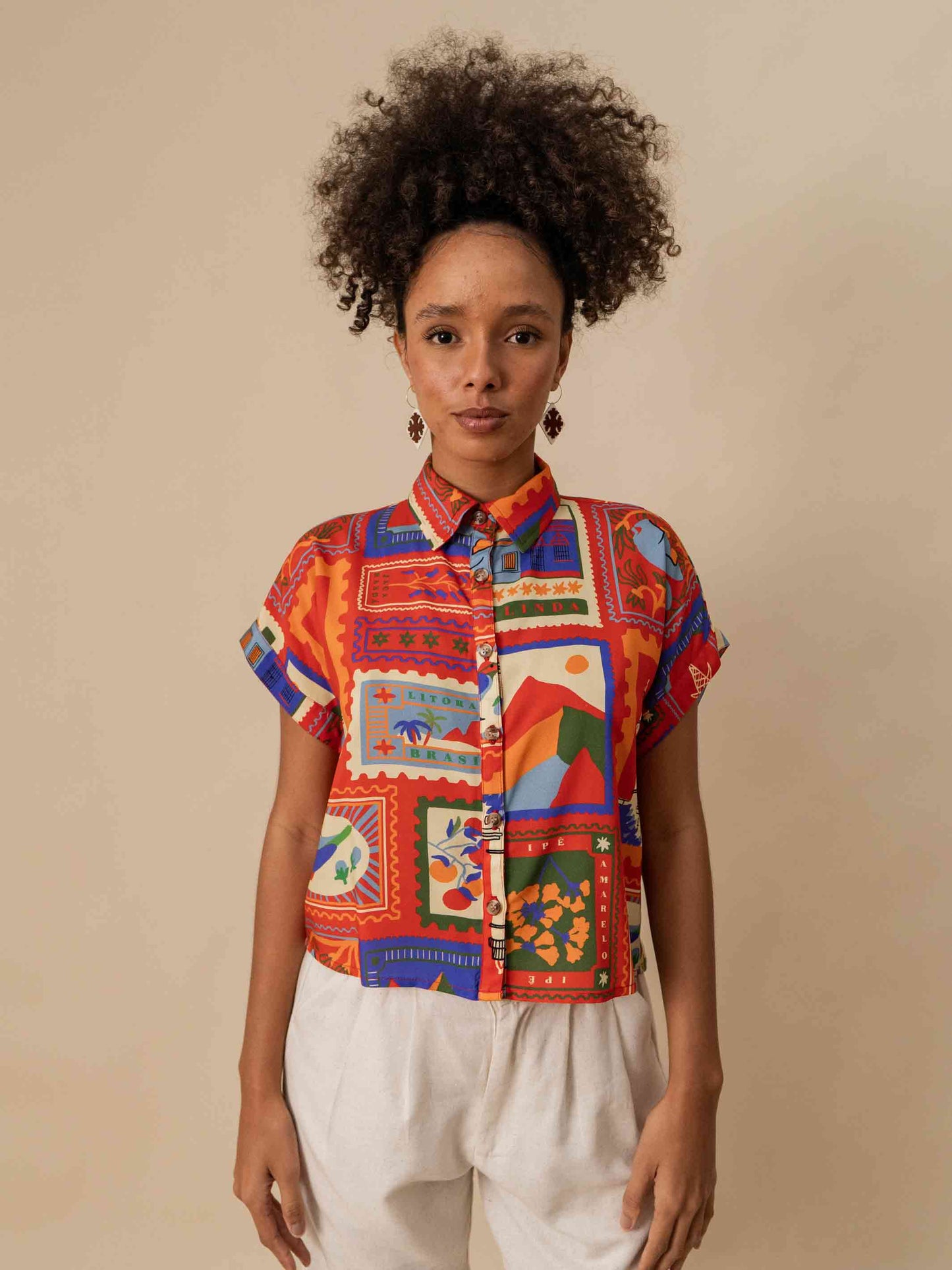 BLUSA BOTÕES | SELO POSTAL VERMELHO