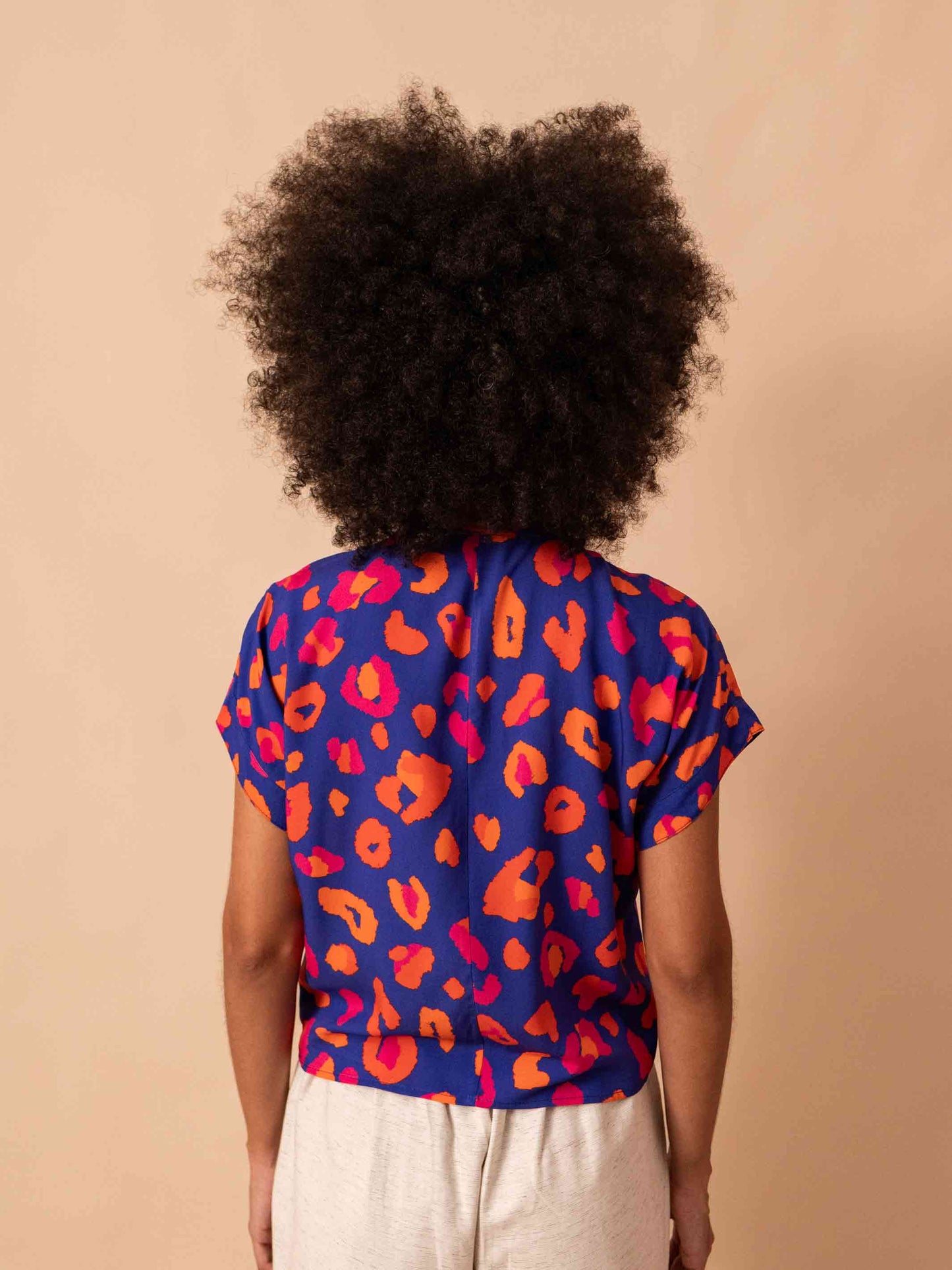 BLUSA BOTÕES | ONCINHA AZUL