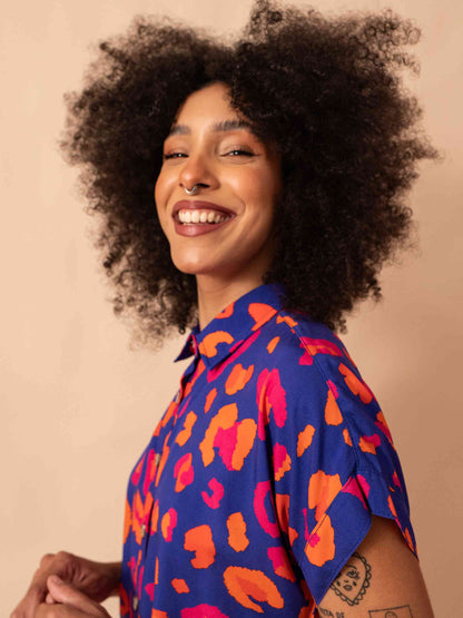 BLUSA BOTÕES | ONCINHA AZUL