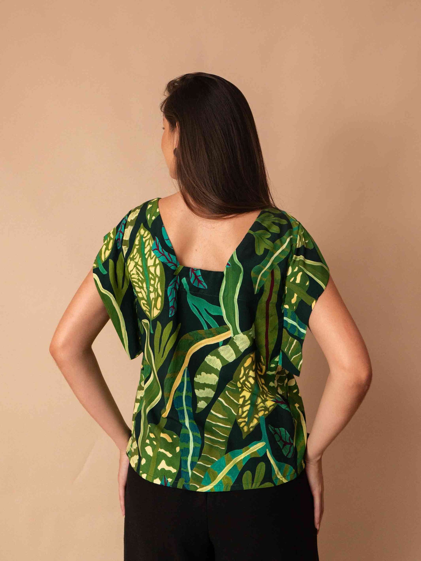 BLUSA JÚLIA | FOLHAS DE PROTEÇÃO