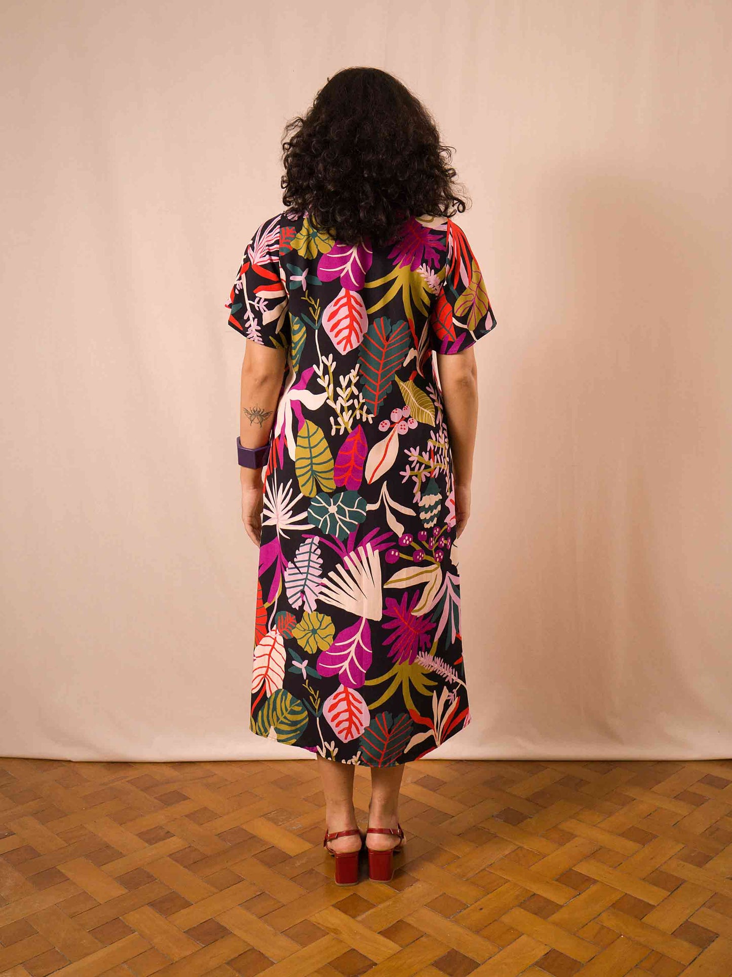 VESTIDO NIPÔNICA LONGUETE | FOLHAGENS