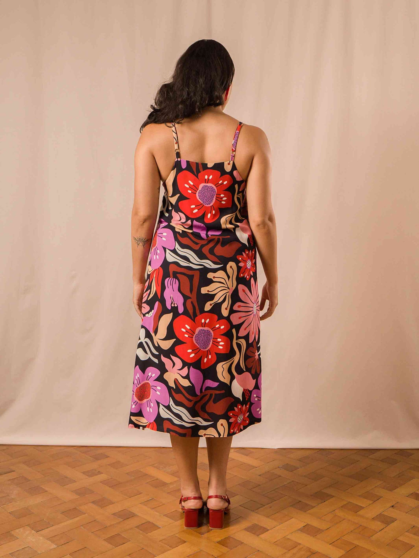 VESTIDO TRAPÉZIO | VOLVER